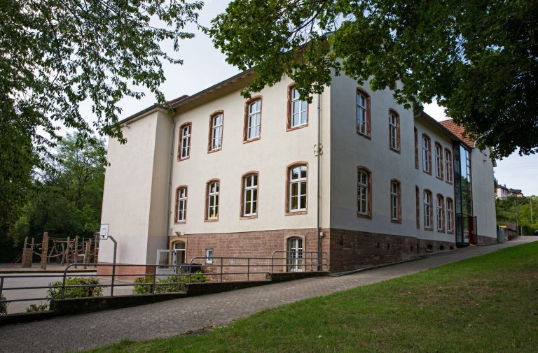 Schule und Umgebung – Maria Montessori Grundschule